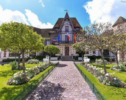 Deauville Hotel de Ville